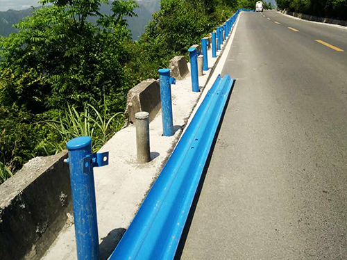 噴塑波形護(hù)欄施工